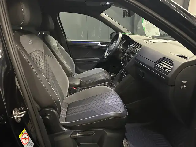 Volkswagen Tiguan Allspace view 9