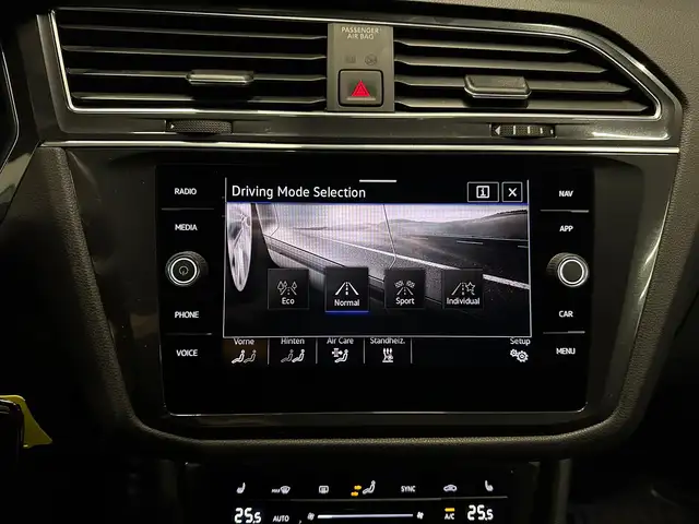 Volkswagen Tiguan Allspace view 21