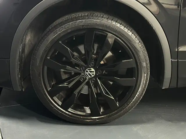 Volkswagen Tiguan Allspace view 8
