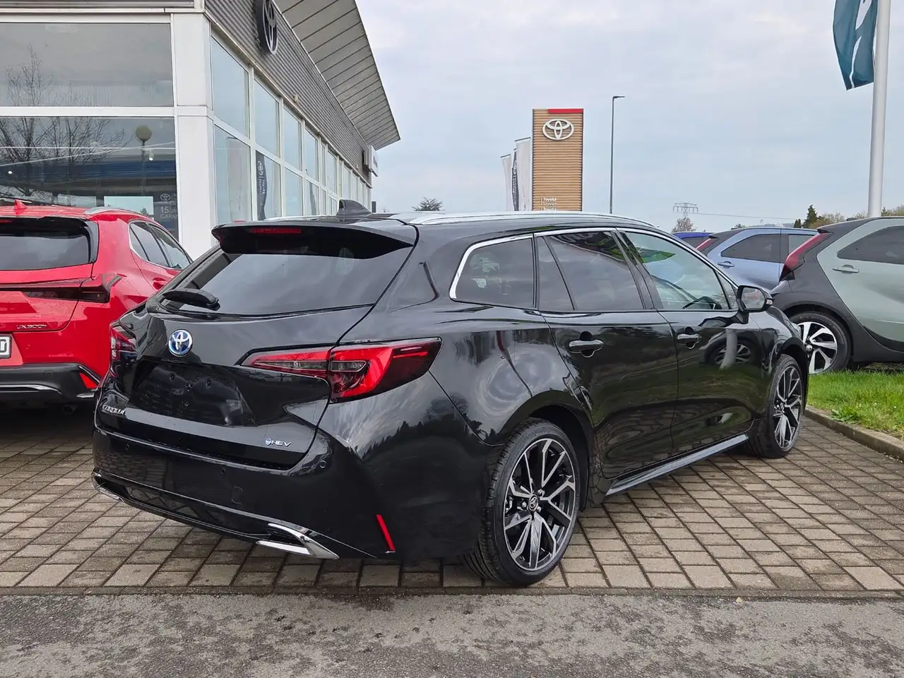Toyota Corolla Touring Sports 2.0 Hybrid Lounge ACC Pano 6