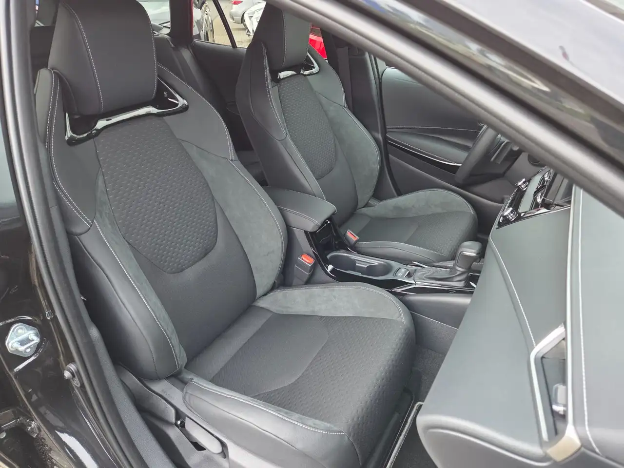 Toyota Corolla Touring Sports 2.0 Hybrid Lounge ACC Pano 12