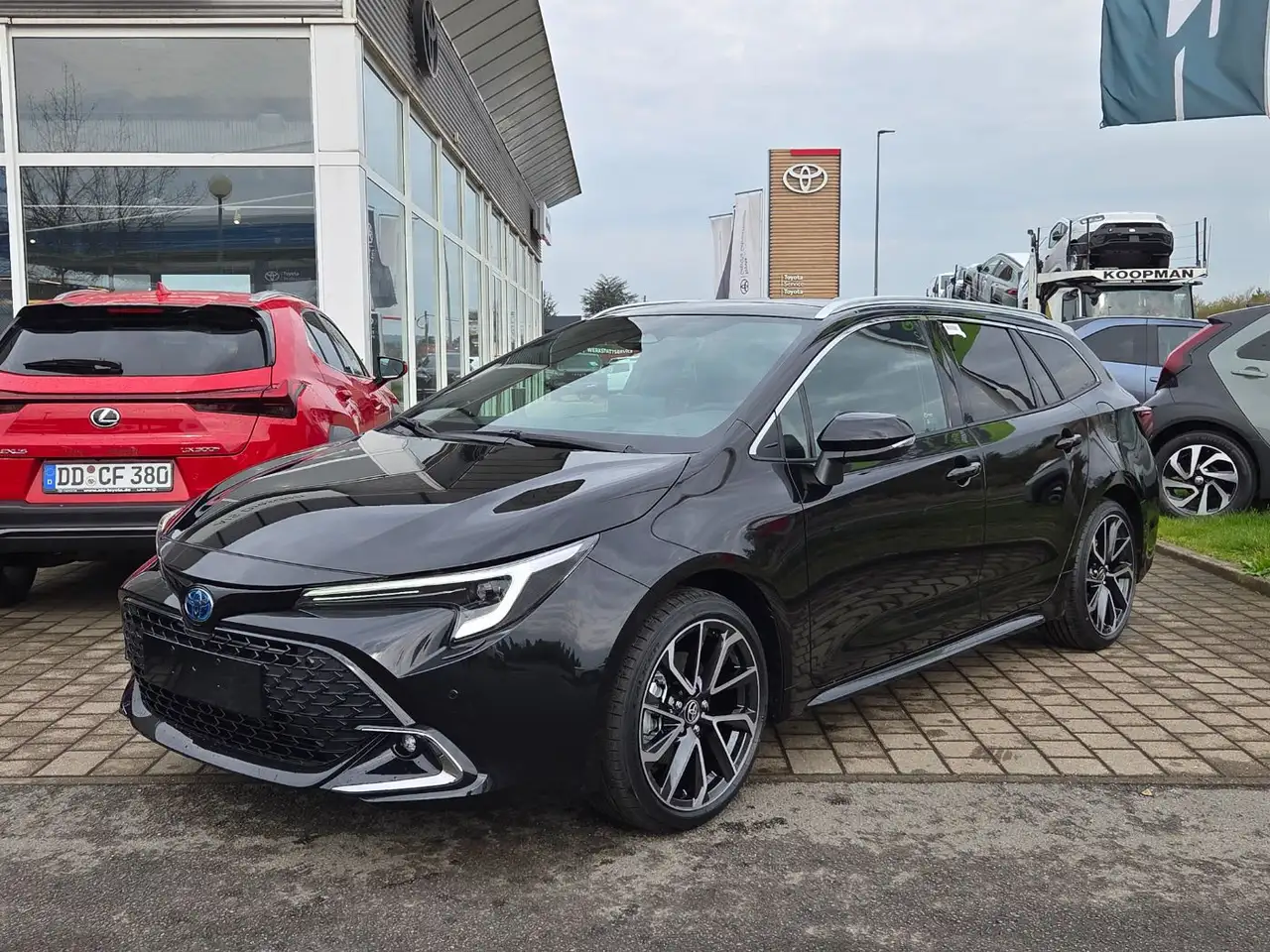 Toyota Corolla Touring Sports 2.0 Hybrid Lounge ACC Pano 2