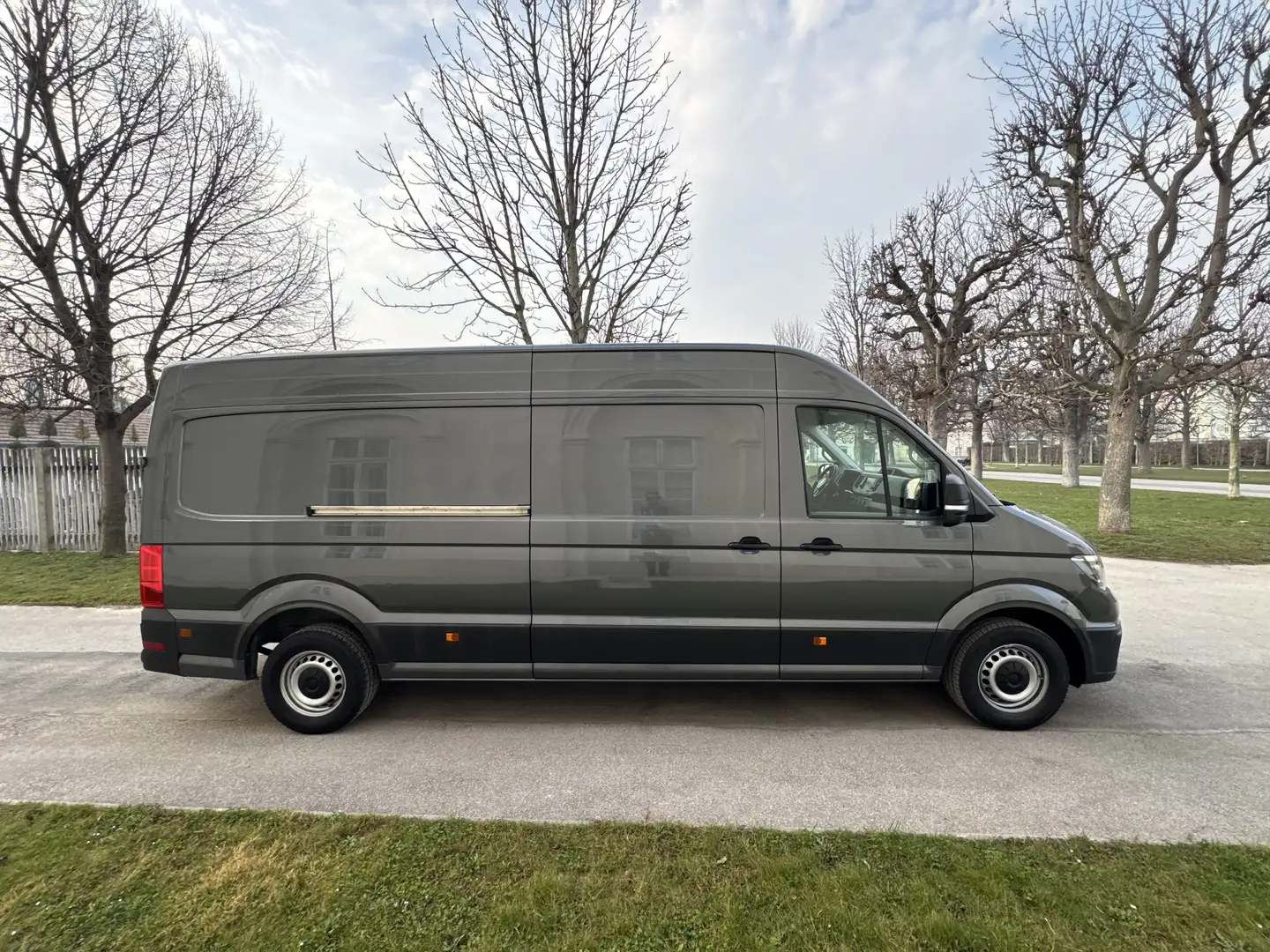 Volkswagen Crafter Netto Monats-Miete ab 1.490.- VK Netto 24.900.- Grau - 1