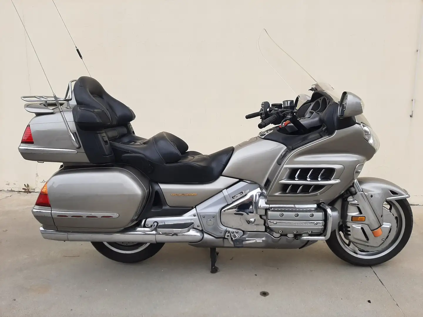 Honda Gold Wing 1800 ABS Grigio - 1