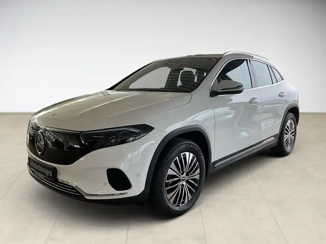 Mercedes-Benz EQA 300 4MATIC Progressive Advanced AUT Kam. LED