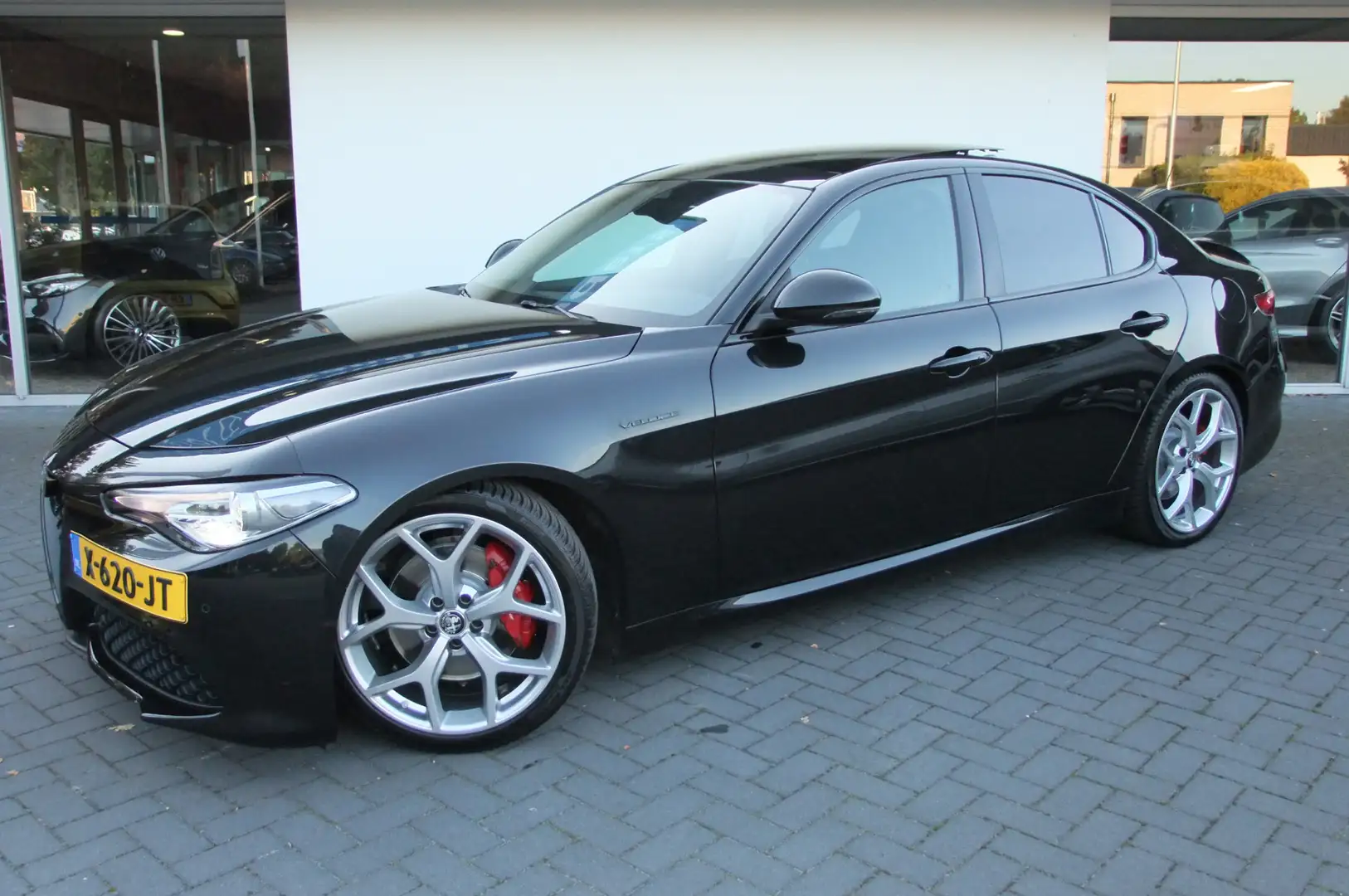 Alfa Romeo Giulia 2.0 T AWD Veloce / 19 inch/ All-season/ Panorama/ Zwart - 2
