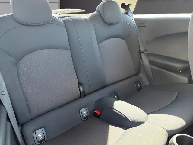 Mini Hatch view 10