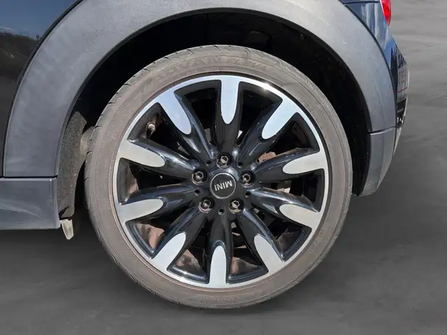 Mini Hatch view 16