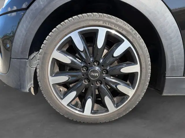 Mini Hatch view 15