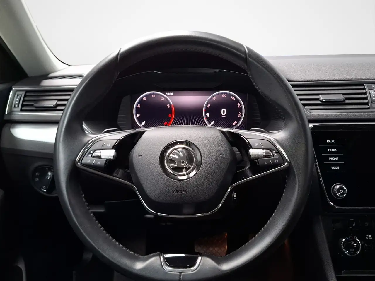 Skoda Superb Combi 1.5 TSI DSG Ambition, миниатюра 9