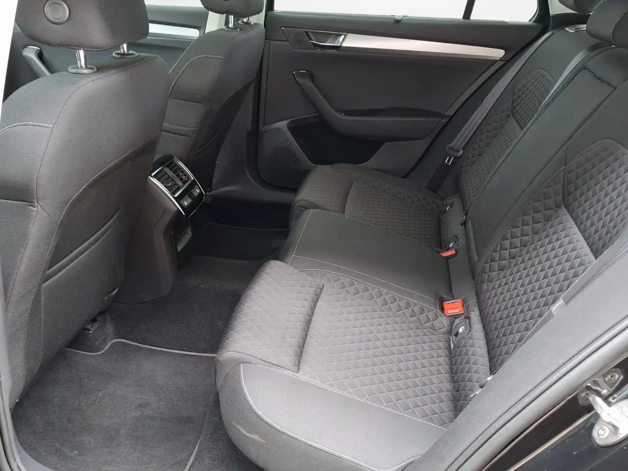 Skoda Superb Combi 1.5 TSI DSG Ambition, миниатюра 11