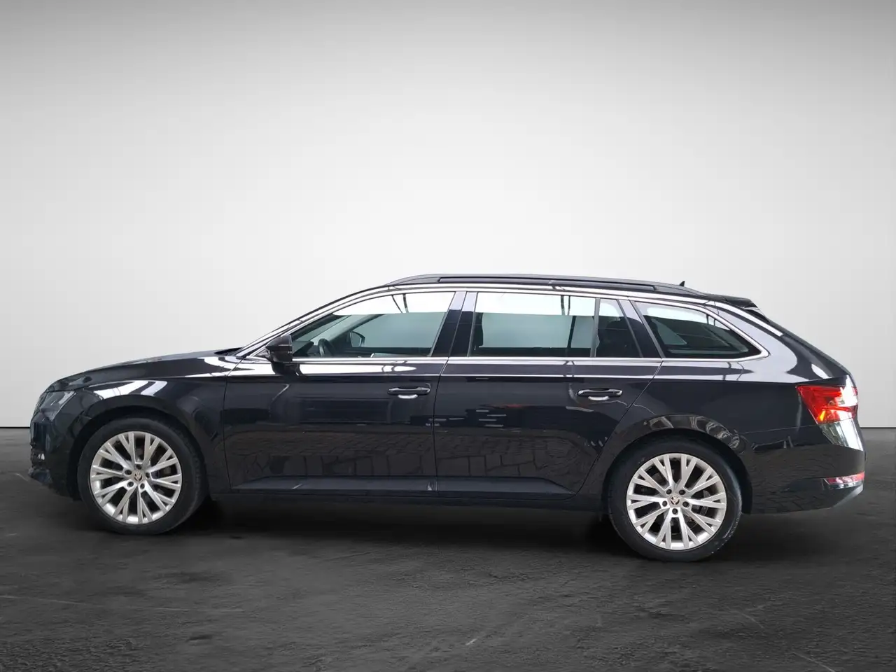 Skoda Superb Combi 1.5 TSI DSG Ambition, миниатюра 3