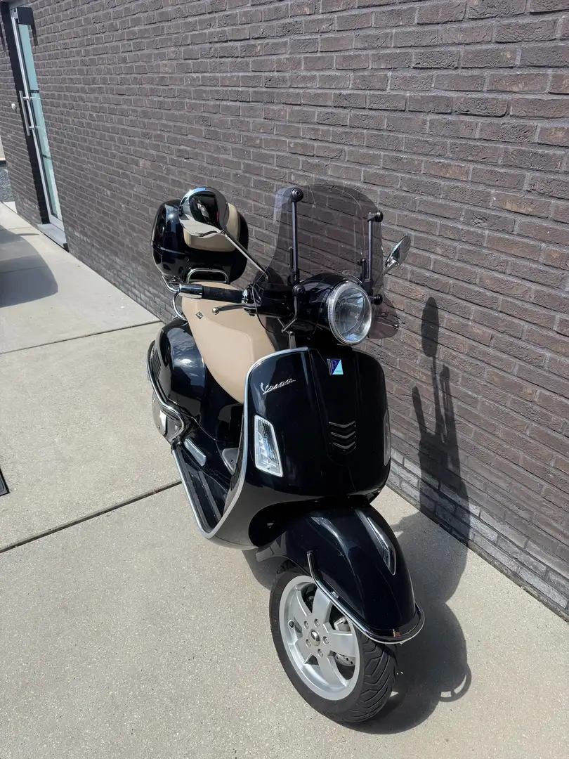 Vespa GTS 250ie Black - 2