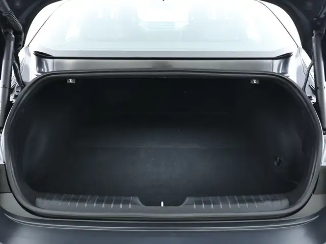 Hyundai Ioniq 6 view 6