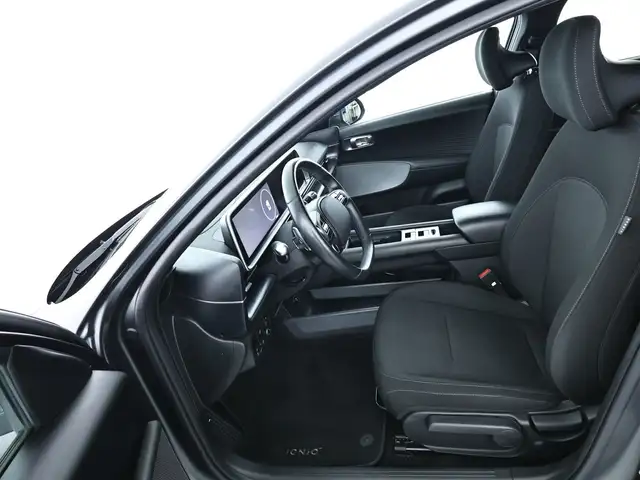 Hyundai Ioniq 6 view 8
