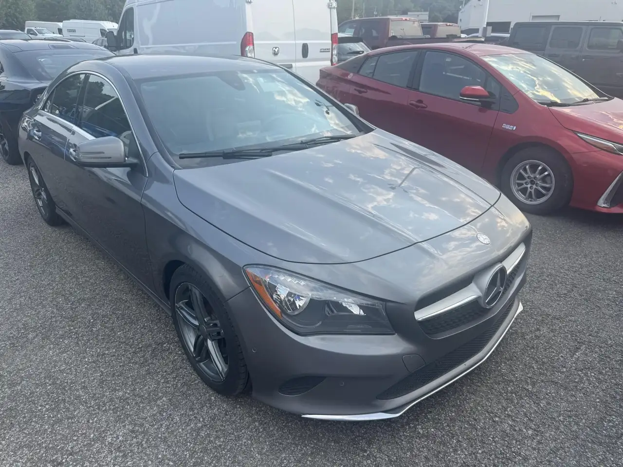 Mercedes-Benz CLA снимка Mercedes-Benz CLA