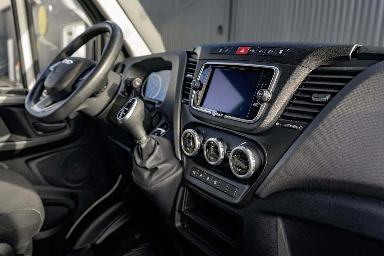 Iveco Daily 35S16V L2H2 | Automaat | Air-Pro Editie | Luchtver Gris - 2