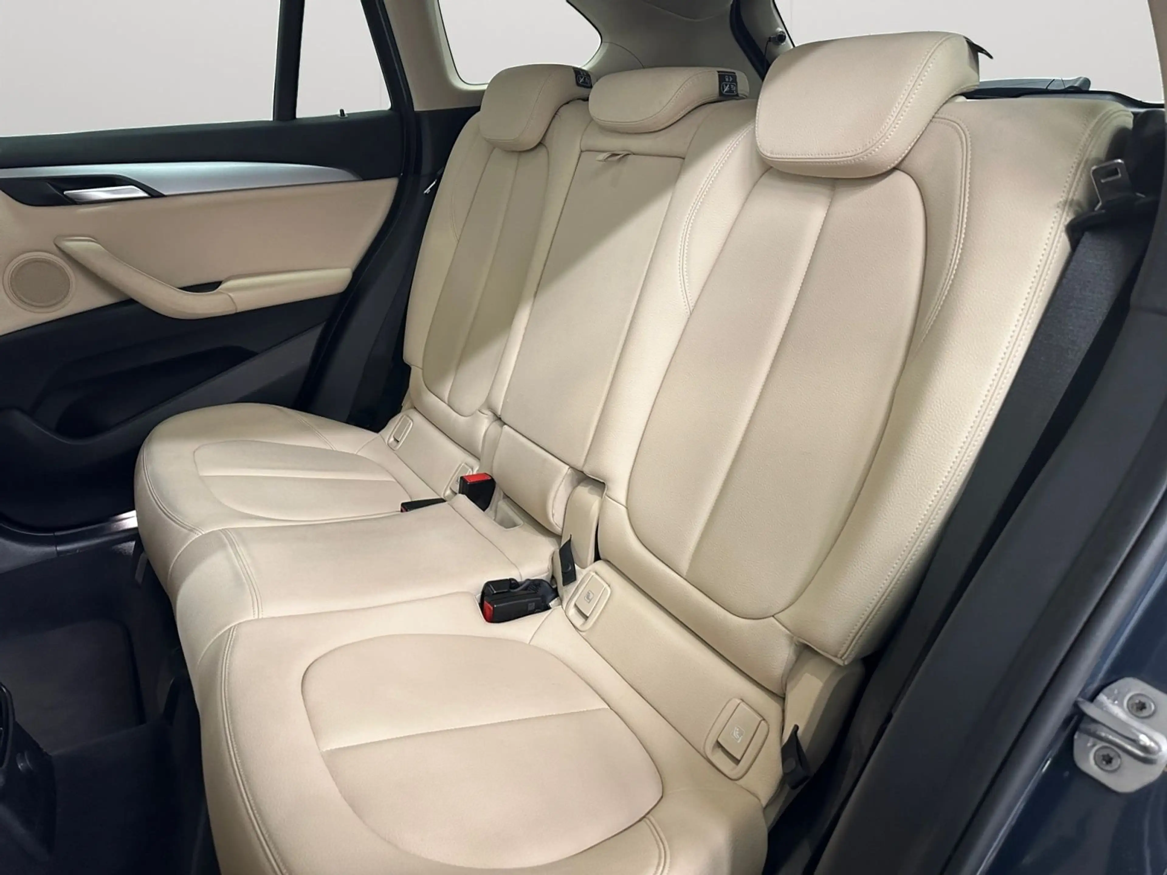 BMW X1 sDrive18i Leder GPS Verw.Zetels Dig.Airco Alu — photo 9