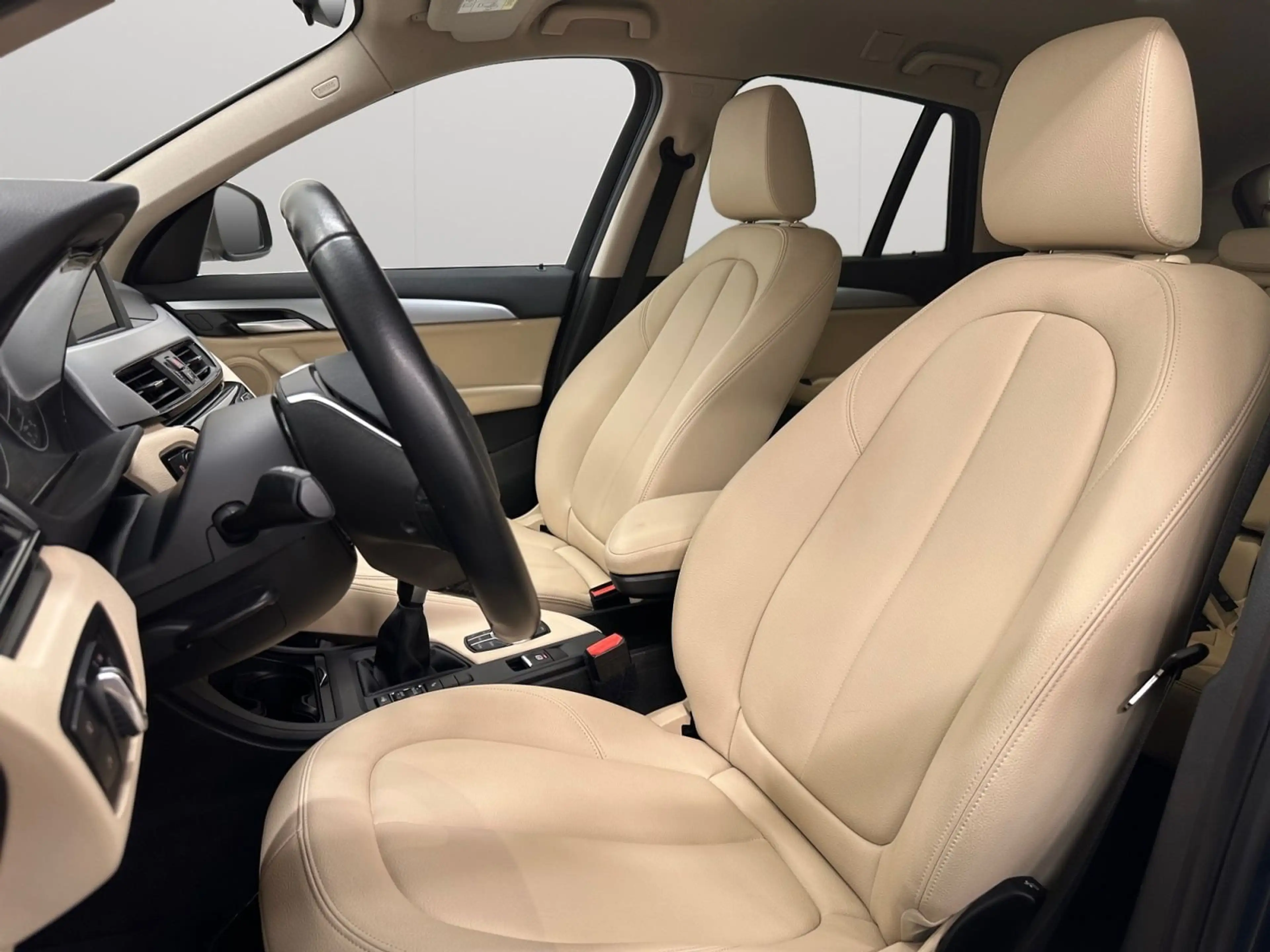 BMW X1 sDrive18i Leder GPS Verw.Zetels Dig.Airco Alu — photo 8