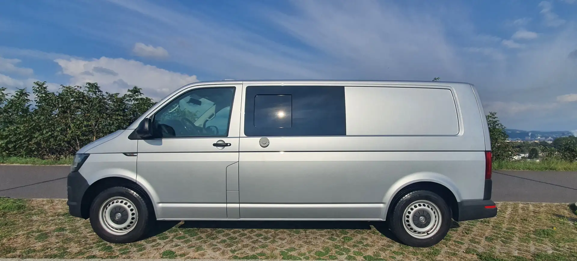 Volkswagen T6 Transporter Wohnmobil-Ausbau, langer Radstand, 140 PS Grau - 2