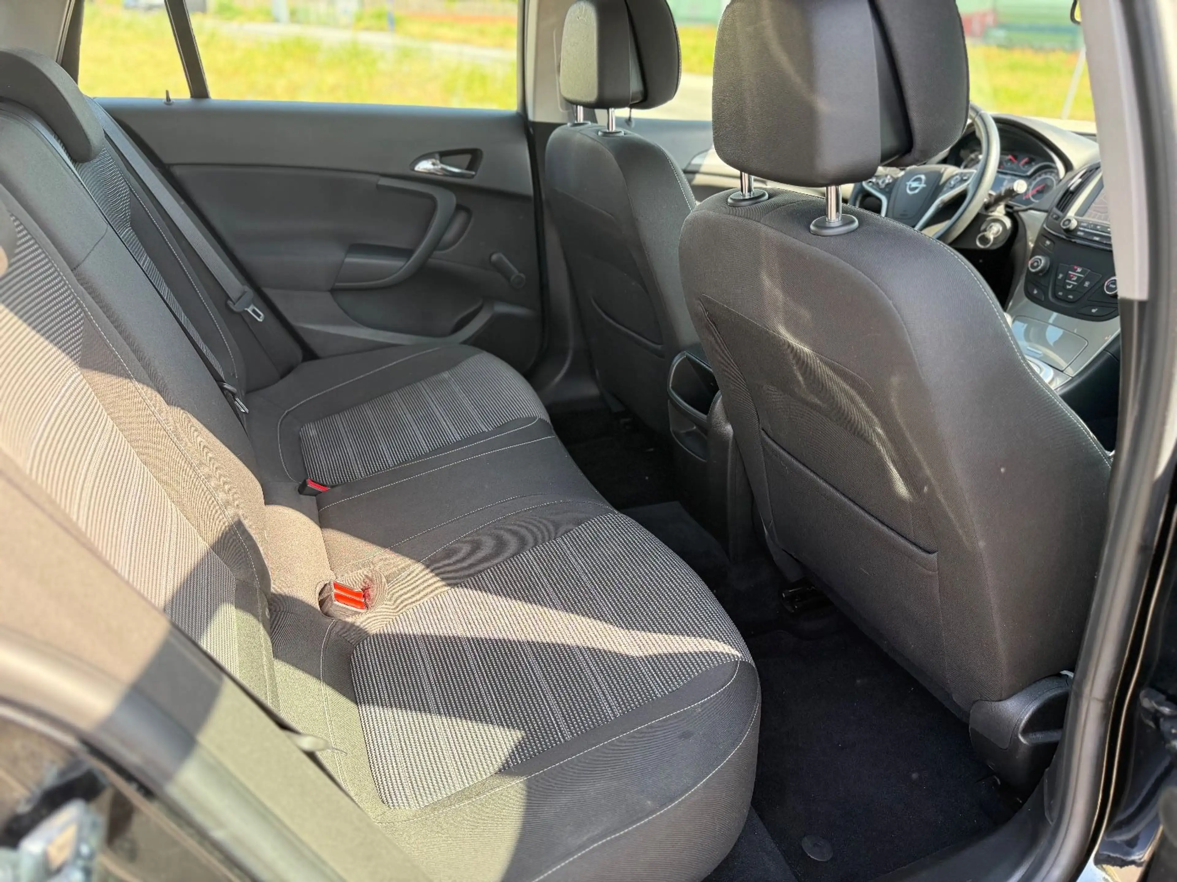 Opel Insignia 1.6 CDTI Sports Tourer *NAVI+18"ZOLL* — photo 11