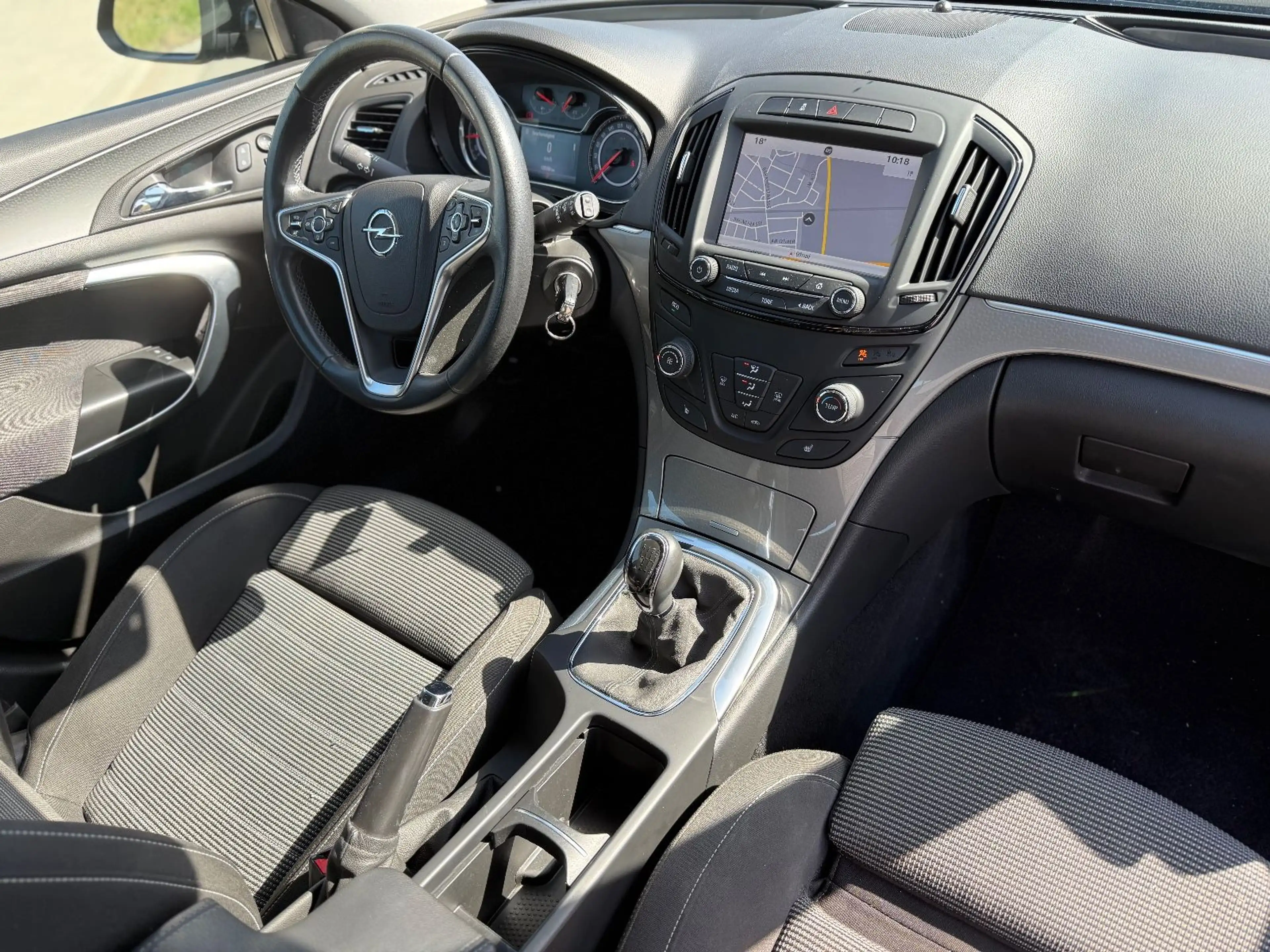 Opel Insignia 1.6 CDTI Sports Tourer *NAVI+18"ZOLL* — photo 8