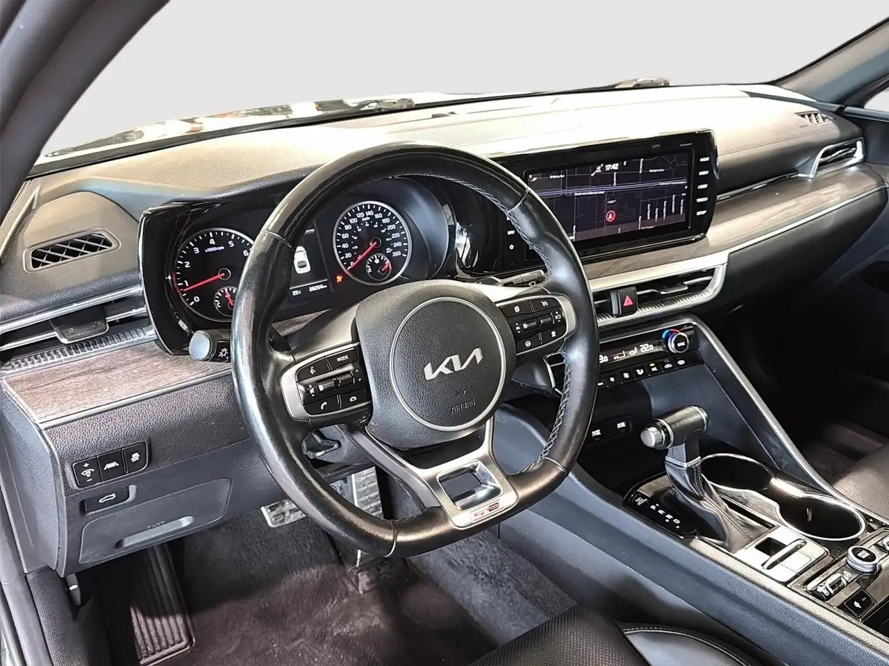 Kia K5 снимка Kia K5