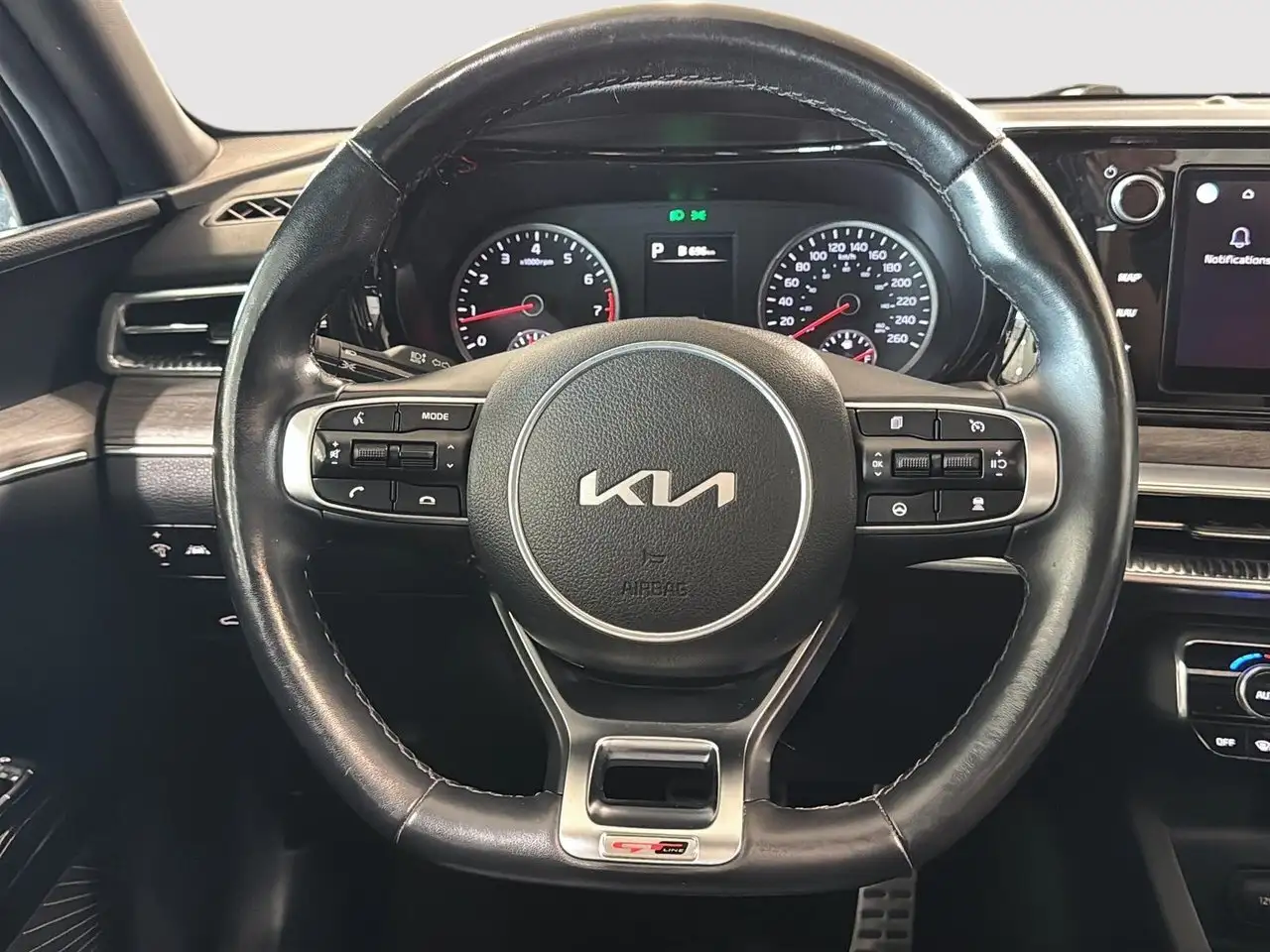 Kia K5 снимка Kia K5