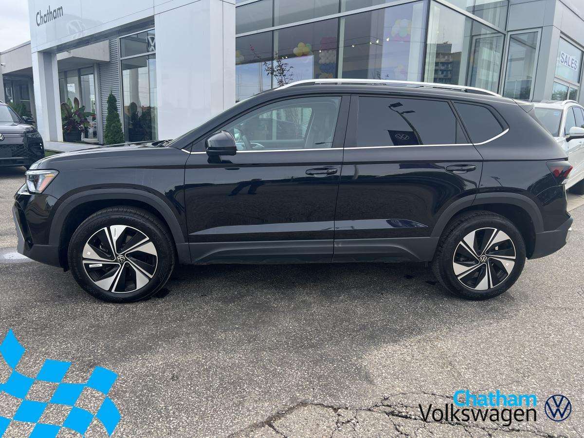 2026 Volkswagen Taos Comfortline 4MOTION — photo 2
