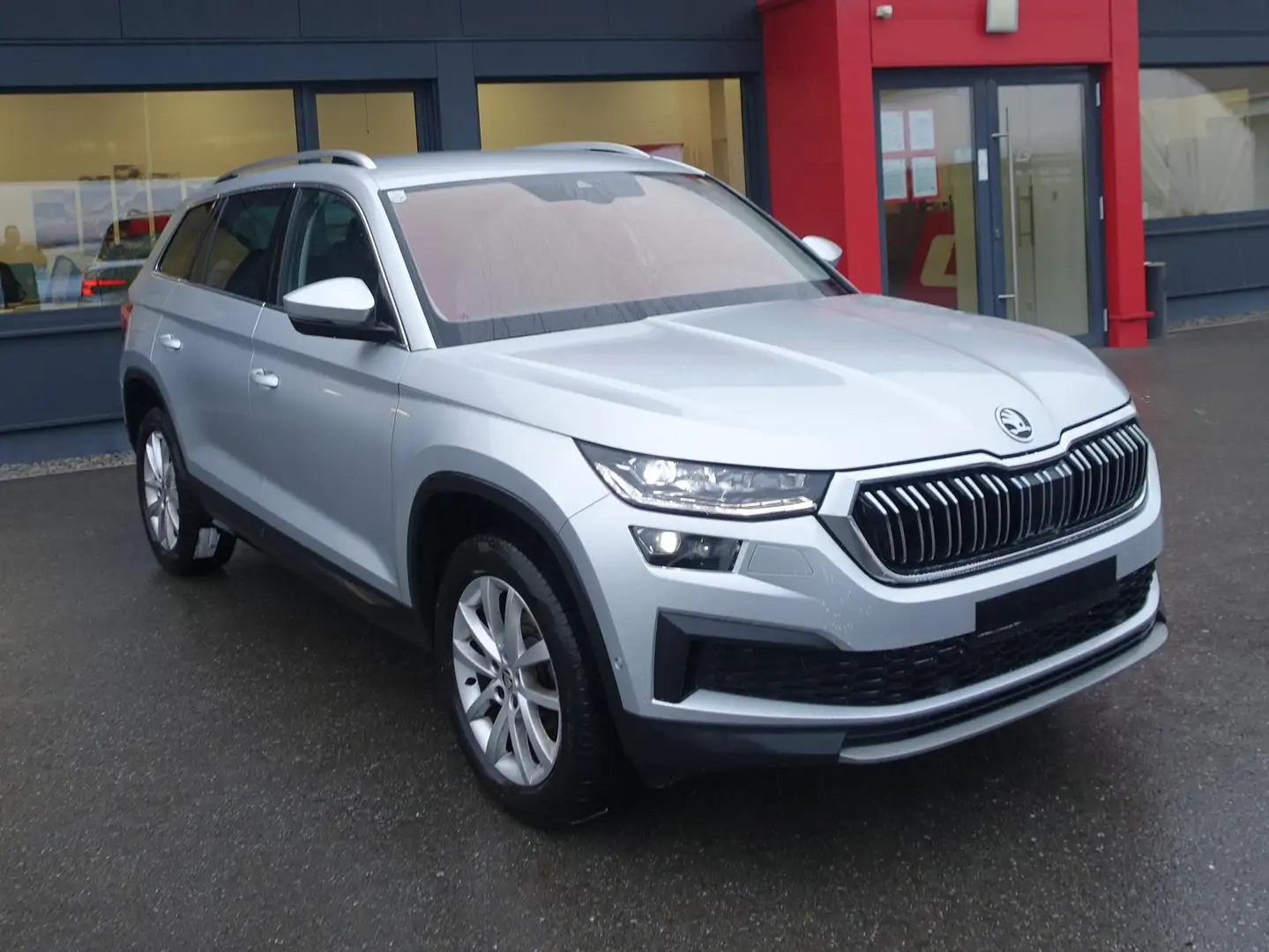 Skoda Kodiaq Style1.5 TSI DSG Grau - 2