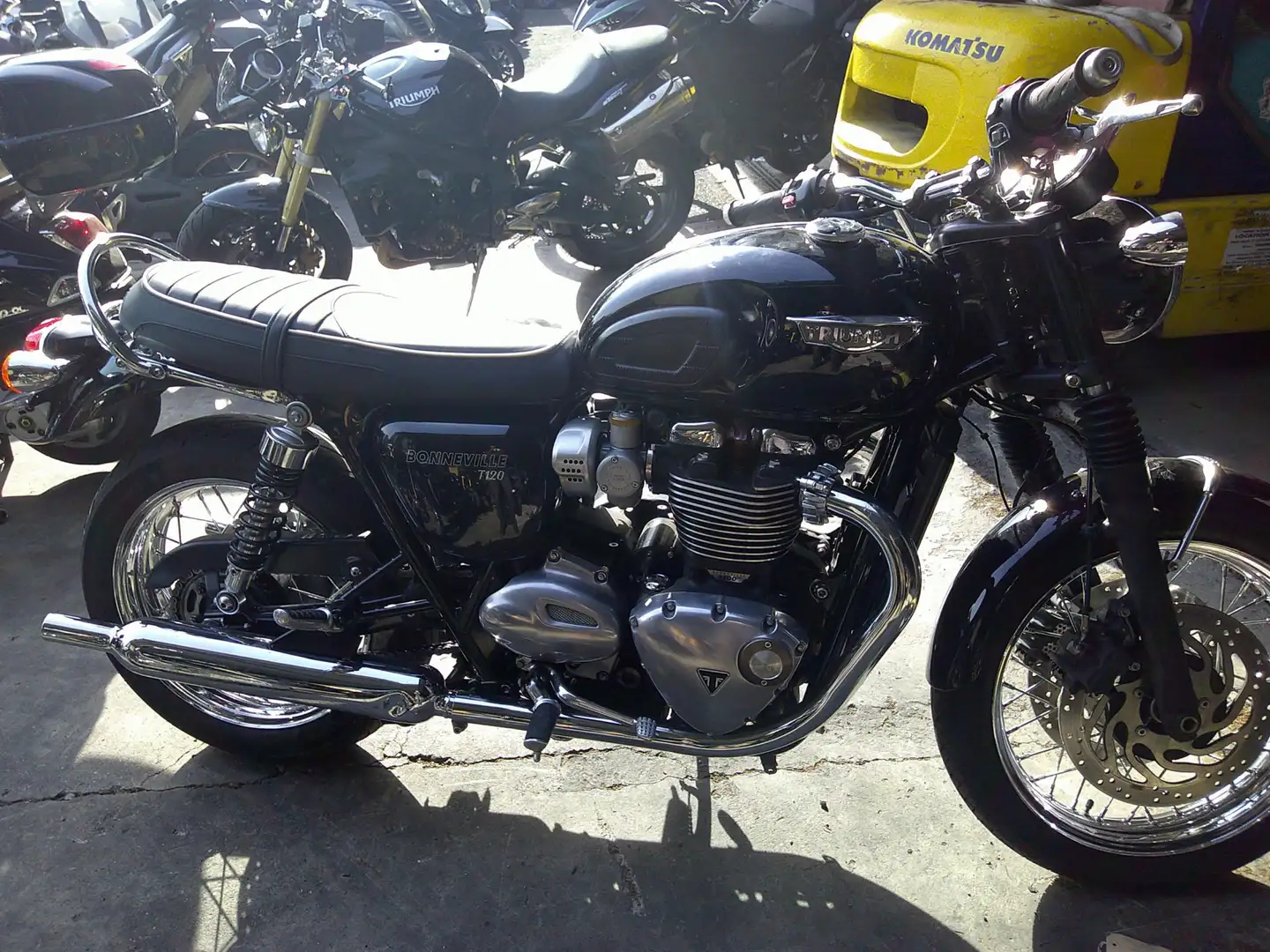 Triumph Bonneville T120 - 2