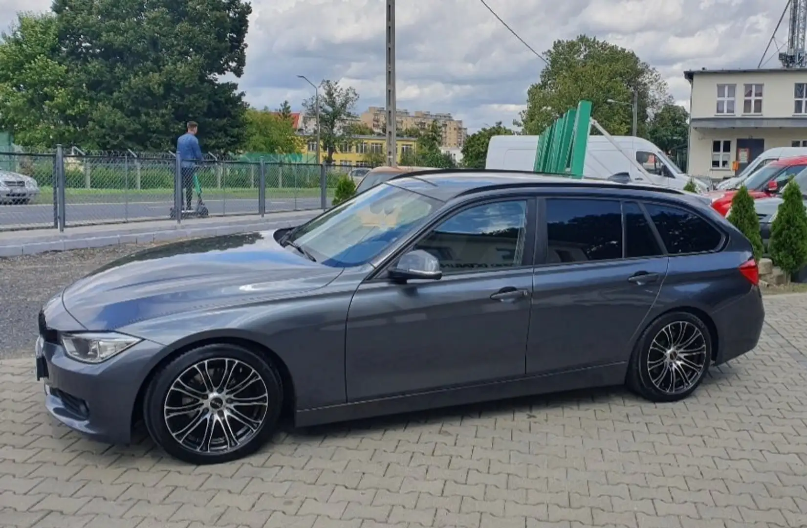 BMW 318 318d Touring Aut. - 1