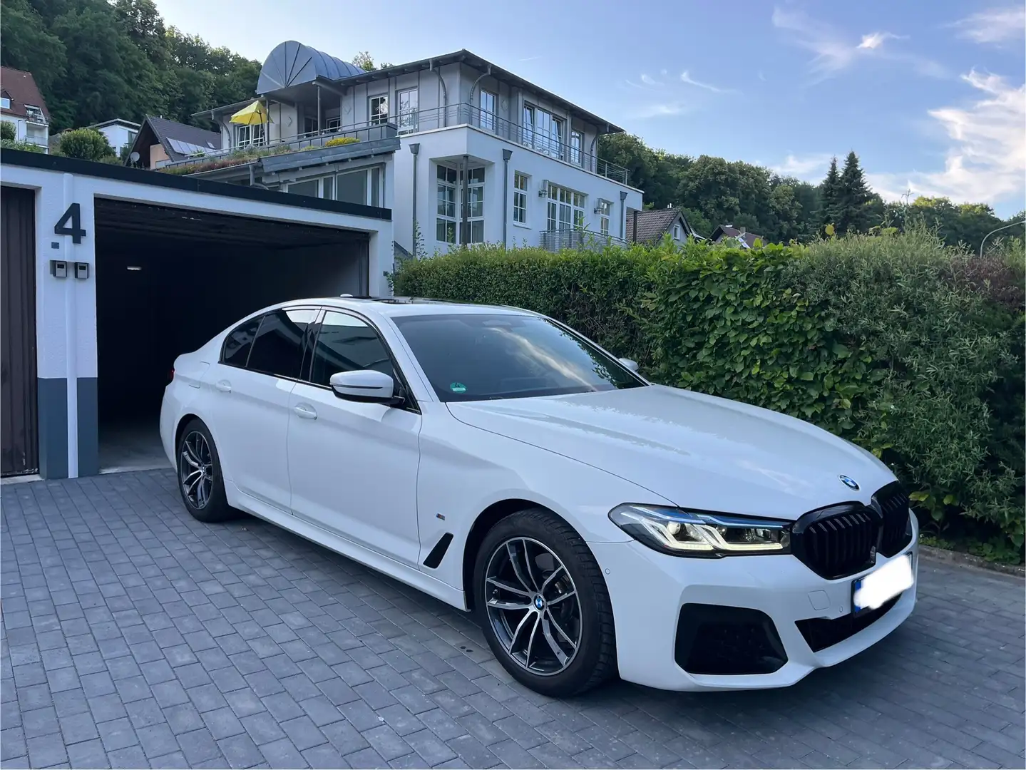 BMW 520 520i Aut. M Sport Edition, Shadow Line, Laser Beige - 2