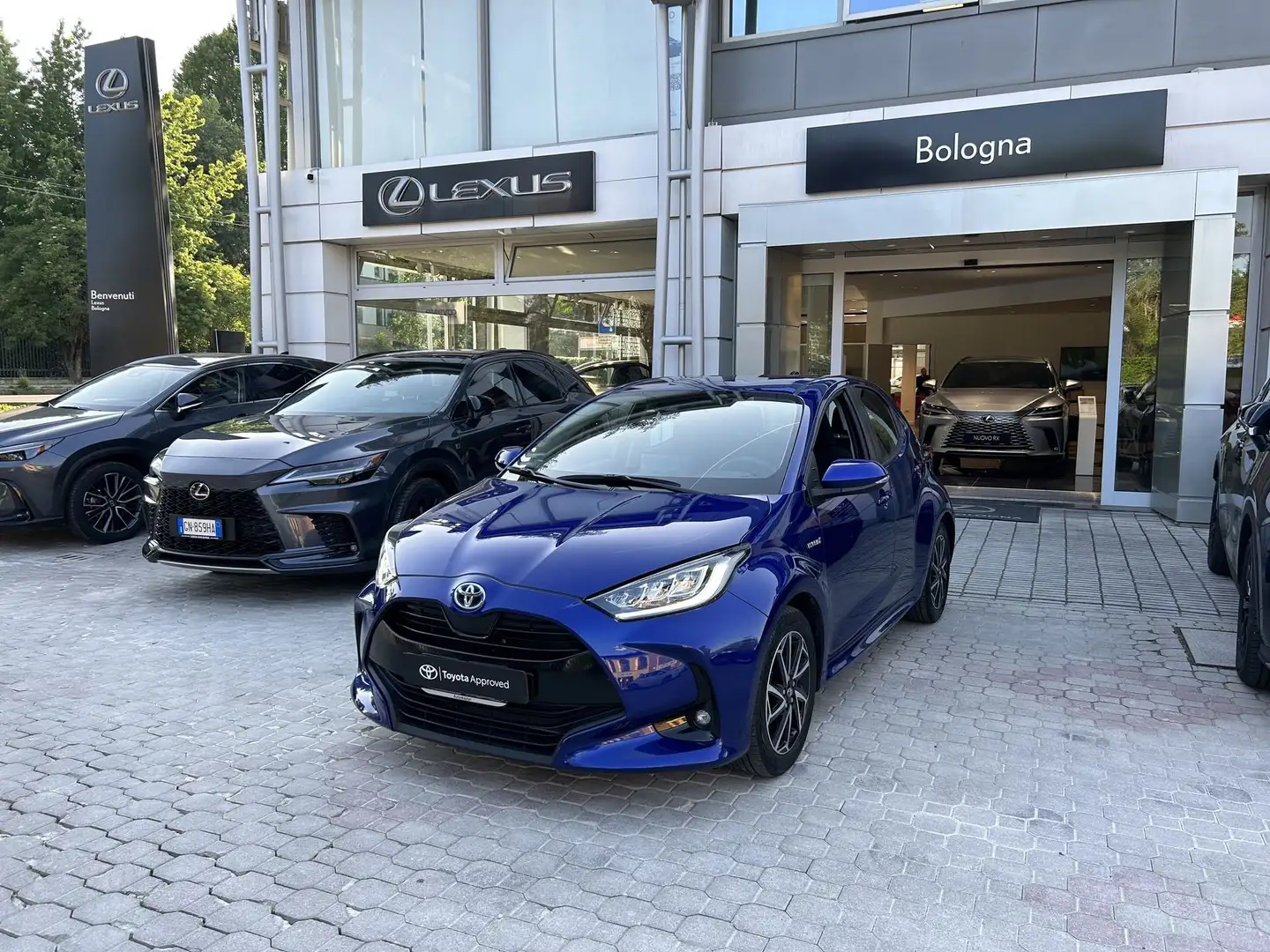 Toyota Yaris 1.5 Hybrid 5 porte Trend Blu/Azzurro - 1