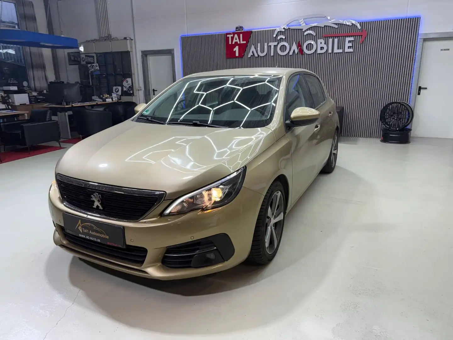 Peugeot 308 Active AHK PDC SHZ Tempomat - 1