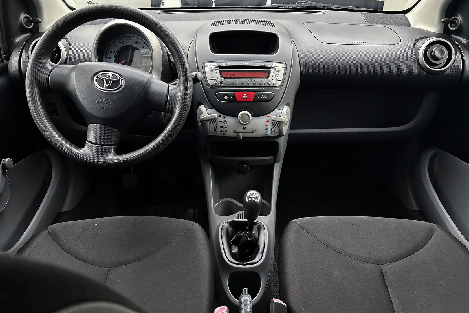 Toyota Aygo 1.0-12V Access | Airco | Radio-cd speler | Getint Siyah - 2