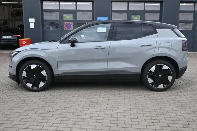 Volvo Ex30 view 3
