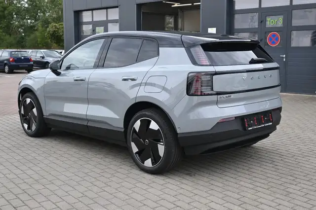 Volvo Ex30 view 4