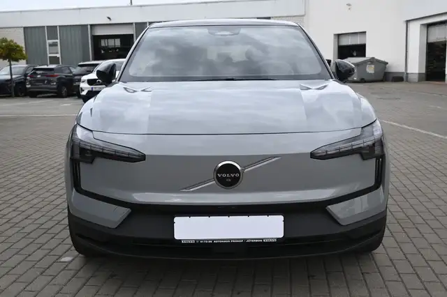 Volvo Ex30 view 9