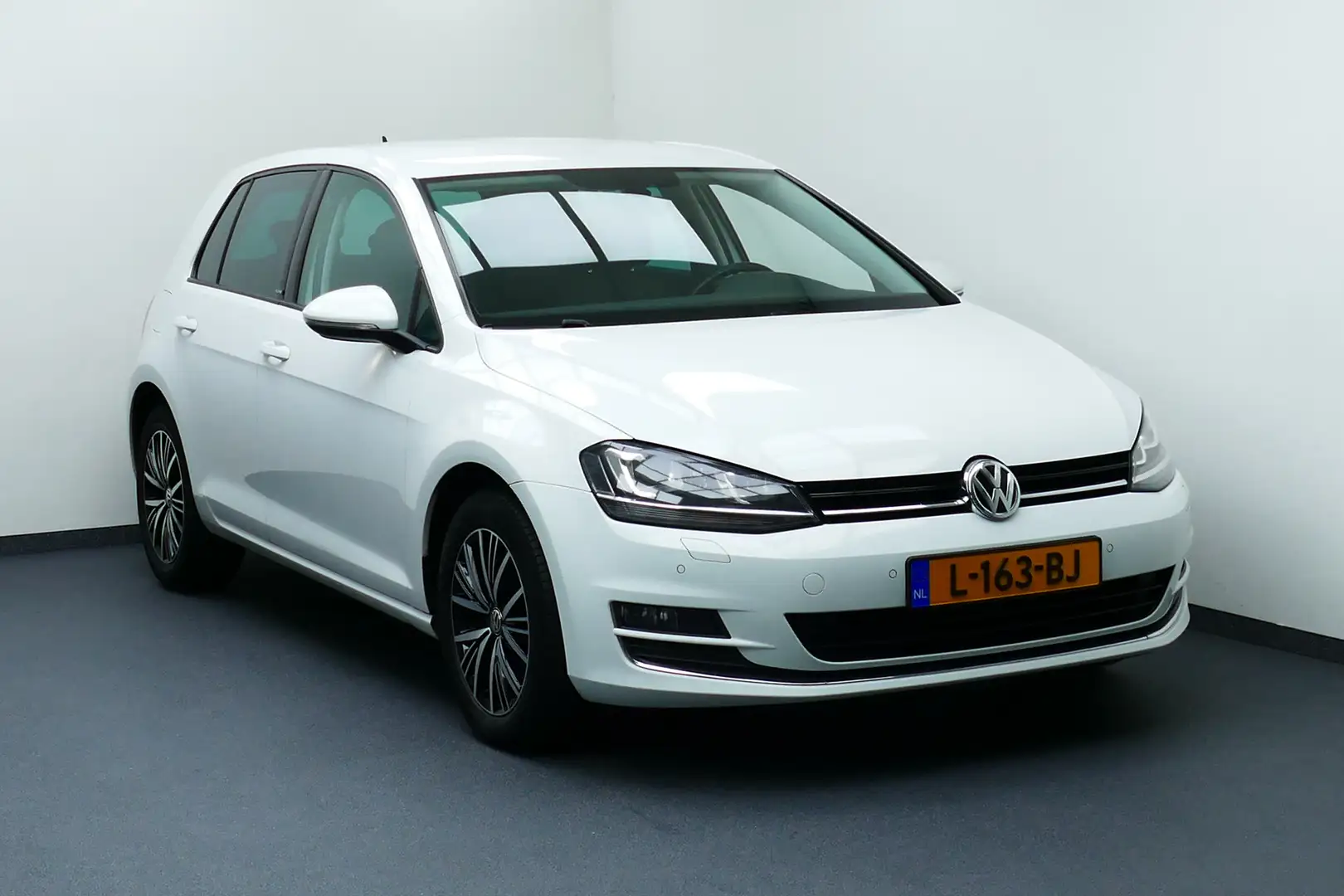 Volkswagen Golf 1.4 TSI Connected Series Bj 12-2016. Xenon, Clima, Wit - 1