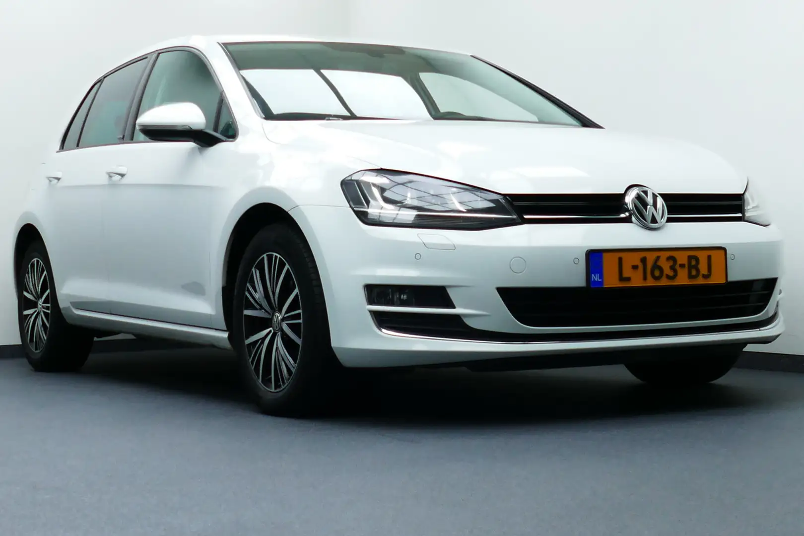 Volkswagen Golf 1.4 TSI Connected Series Bj 12-2016. Xenon, Clima, Wit - 2