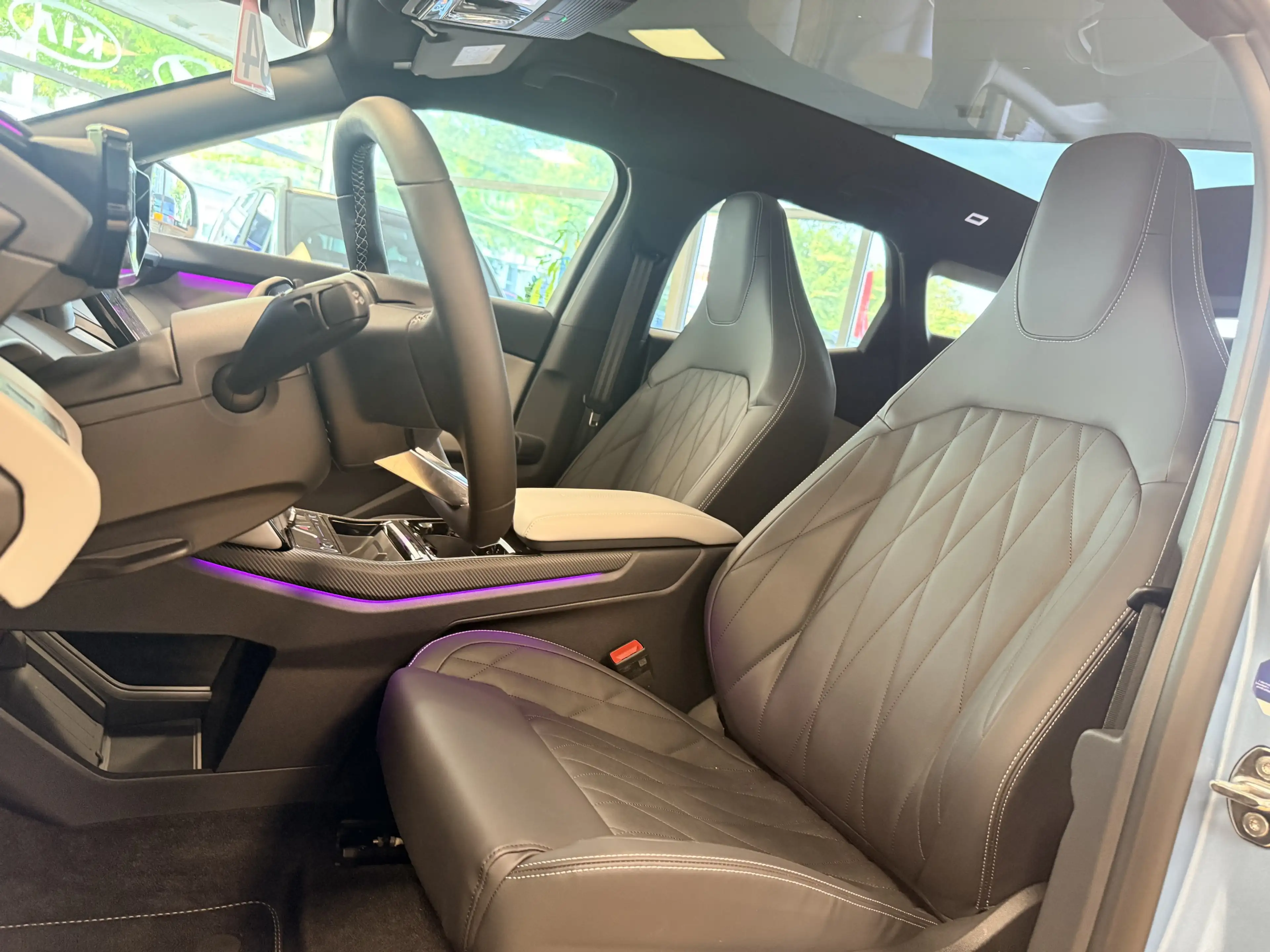 Ford Explorer Pano*ACC*ST-heiz*B&O*Massage*Leder*360 — photo 9