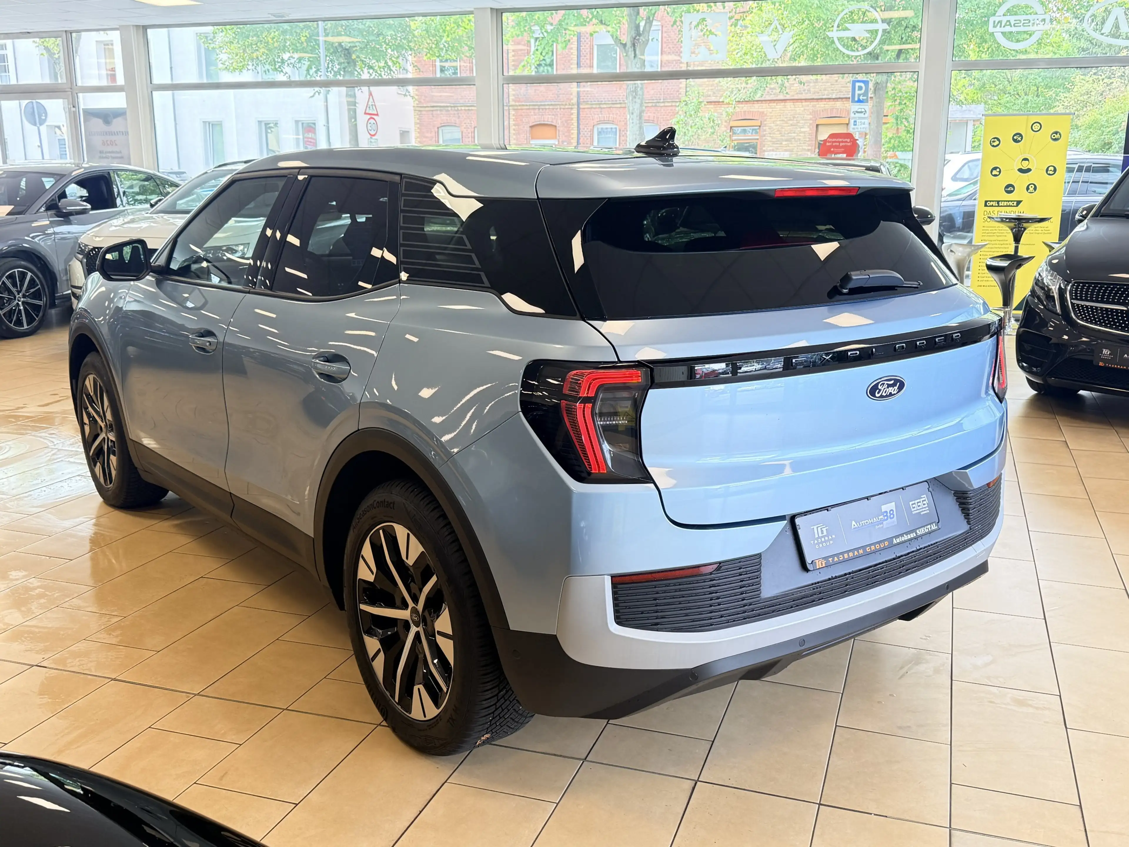 Ford Explorer Pano*ACC*ST-heiz*B&O*Massage*Leder*360 — photo 2