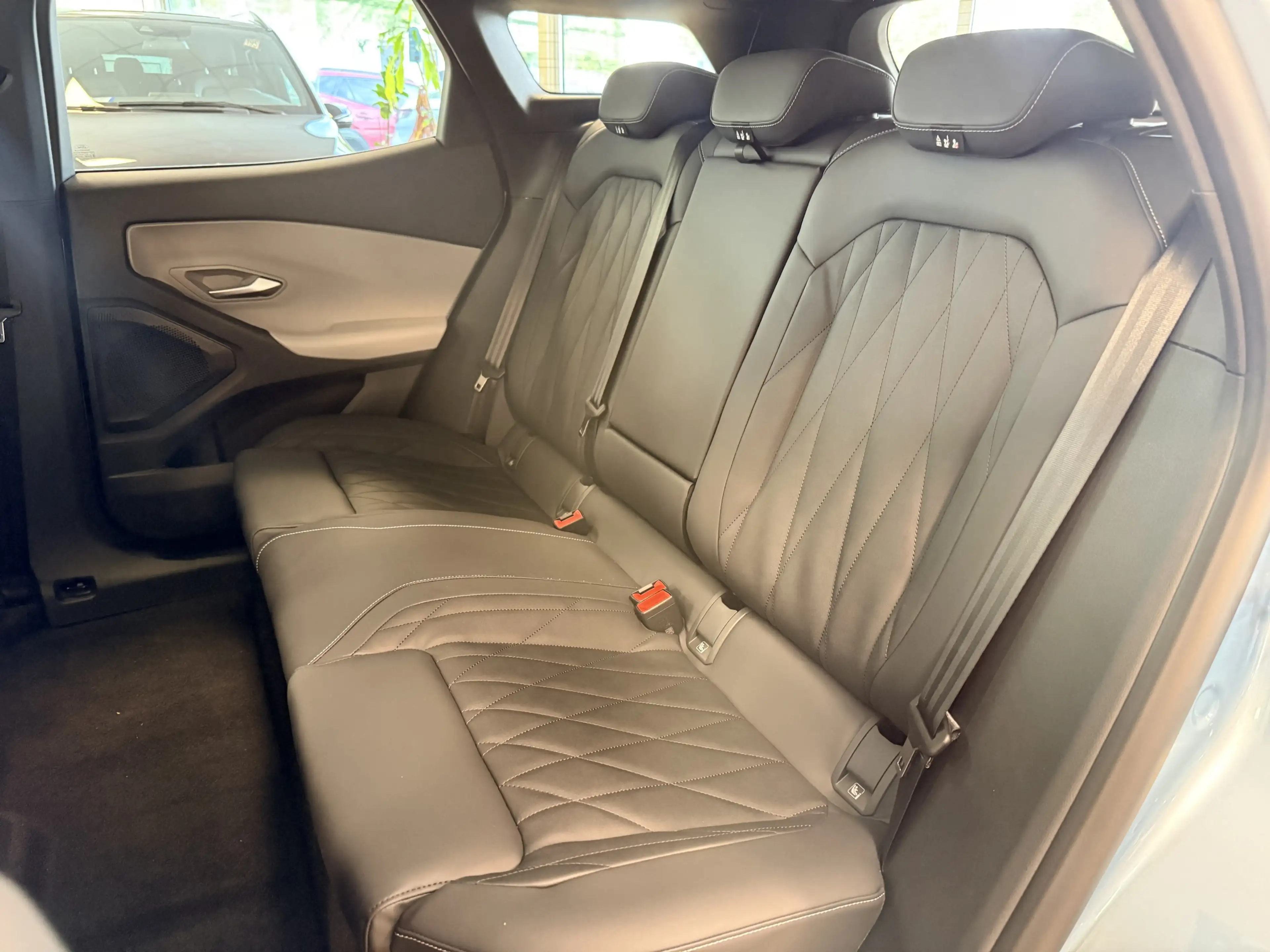 Ford Explorer Pano*ACC*ST-heiz*B&O*Massage*Leder*360 — photo 10