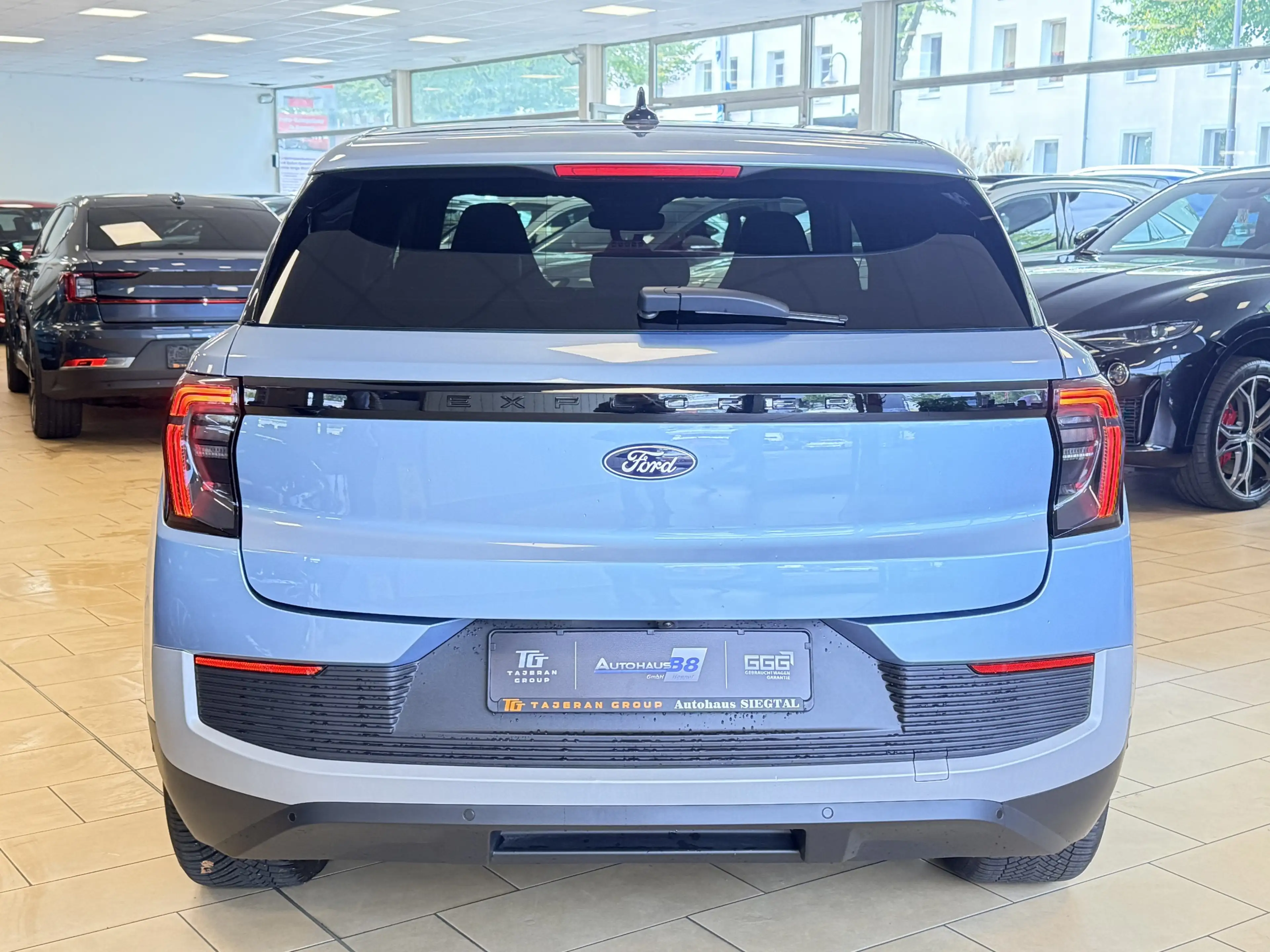 Ford Explorer Pano*ACC*ST-heiz*B&O*Massage*Leder*360 — photo 3