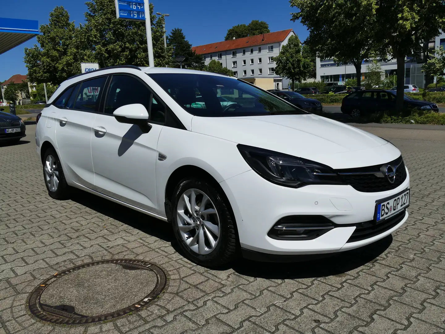 Opel Astra 1.5 D Start/Stop Sports Tourer Business Edition Weiß - 1