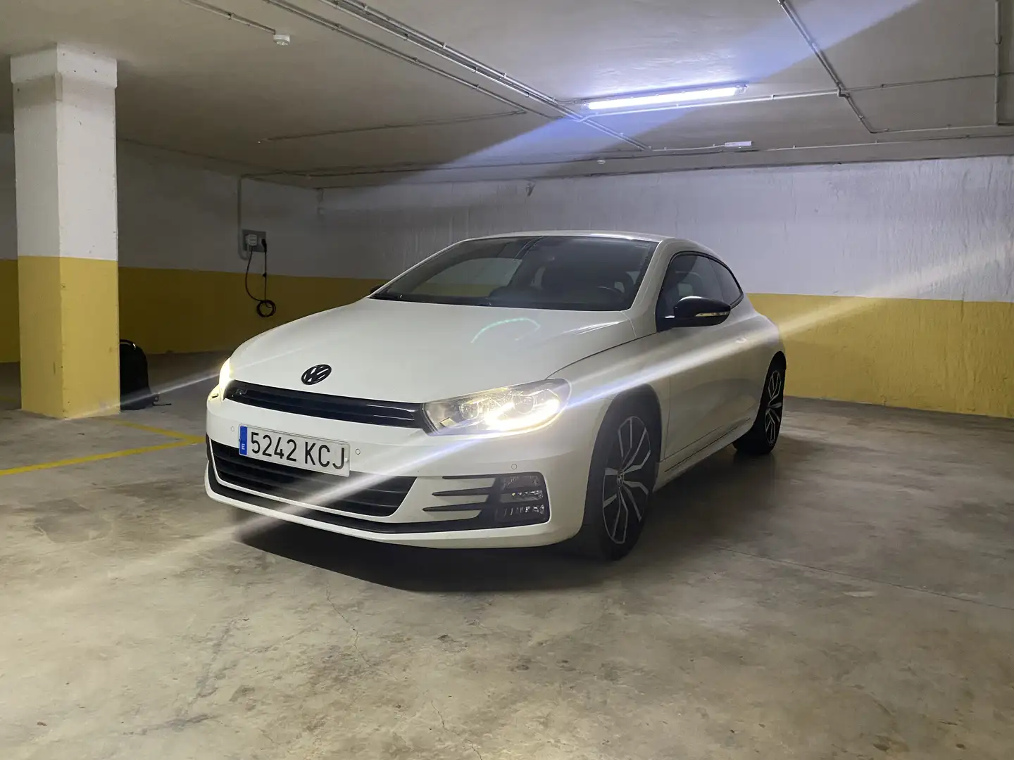 Volkswagen Scirocco 1.4 TSI BMT Typhoon by R-Line - 1