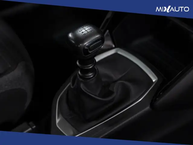 Peugeot 208 view 13