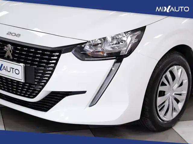 Peugeot 208 view 9