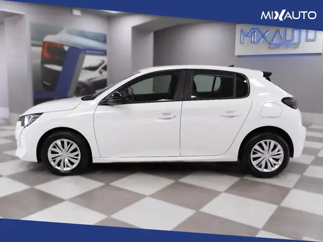 Peugeot 208 view 3